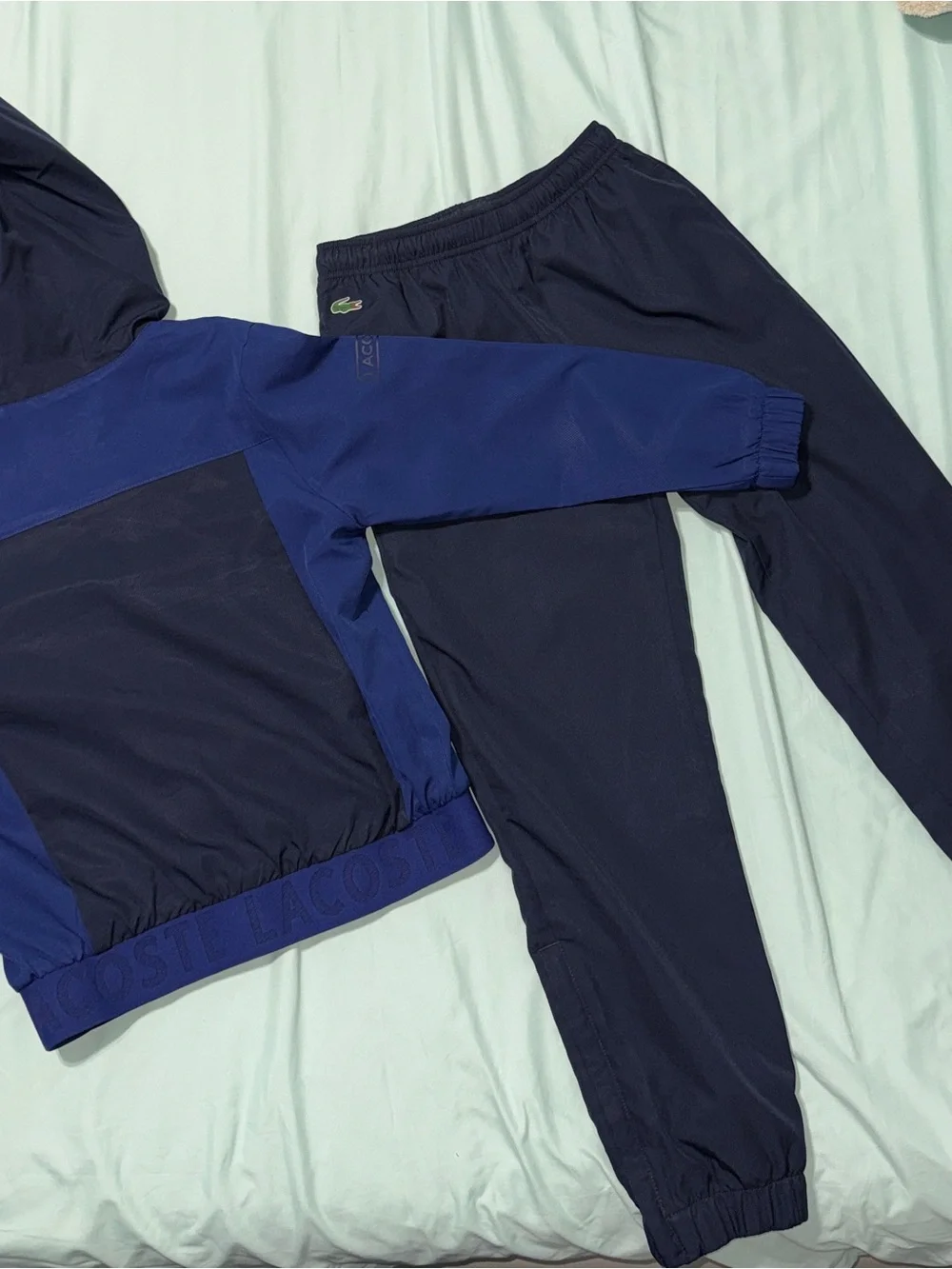 Lacoste Kids Navy and Blue Two-Tone Hooded joggers size 8 (small) big boys